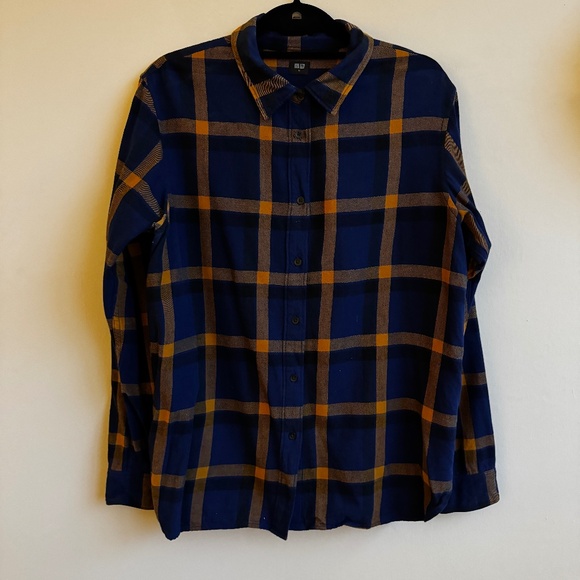 UNIQLO Blue Plaid Flannel Button Up - Picture 2 of 5